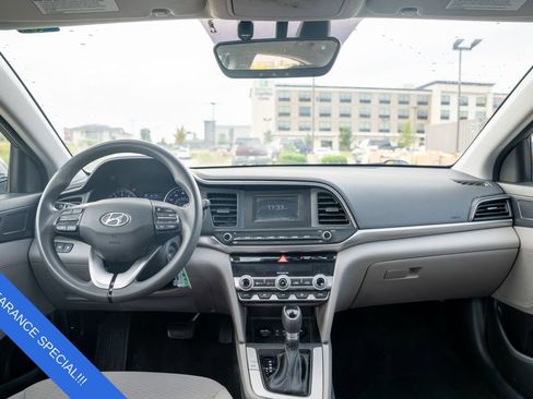 Certified 2020 Hyundai Elantra SE image 16