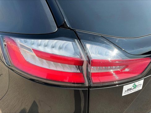 Used 2019 Ford Edge SEL w/ Cold Weather Package image 28