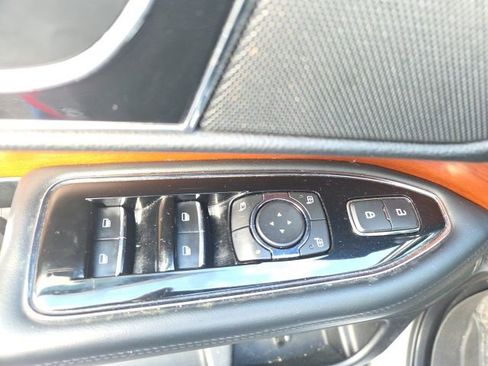 Used 2019 Lincoln Navigator L Select image 26