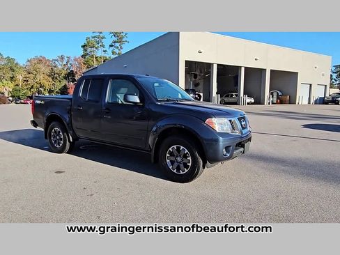 Used 2019 Nissan Frontier PRO-4X image 36