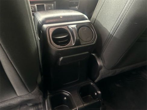 Used 2020 Jeep Wrangler Unlimited Sport image 17