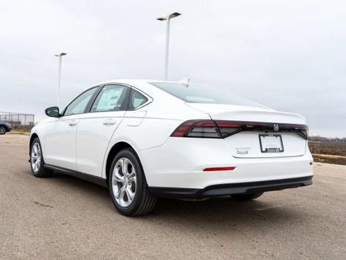 Used 2023 Honda Accord LX image 5