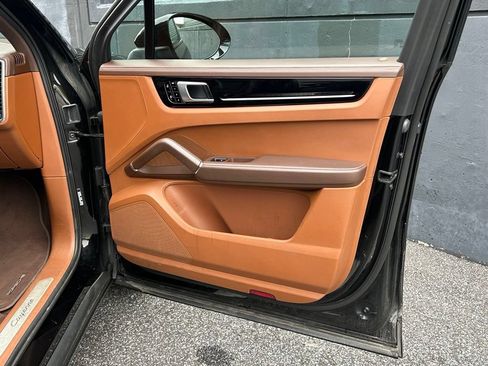 Certified 2020 Porsche Cayenne AWD/4WD image 24