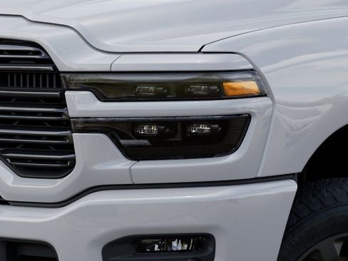 New 2026 RAM 2500 Laramie AWD/4WD image 10