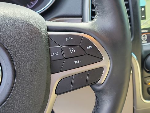 Used 2018 Jeep Grand Cherokee Limited RWD image 31