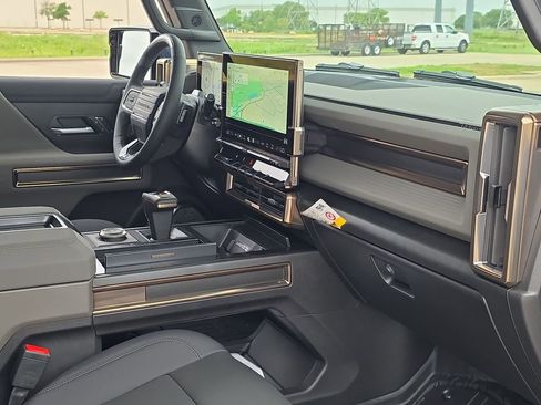 New 2025 GMC Hummer EV 3X w/ LPO, Sport Package image 32