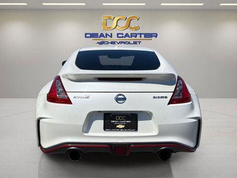 Used 2017 Nissan 370Z NISMO RWD image 4