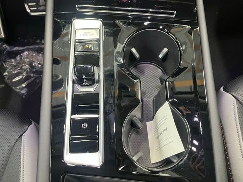 New 2026 Volkswagen Atlas Peak Edition image 14