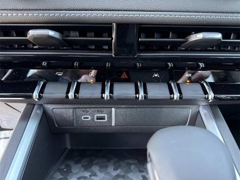 New 2026 Chevrolet Colorado LT image 18