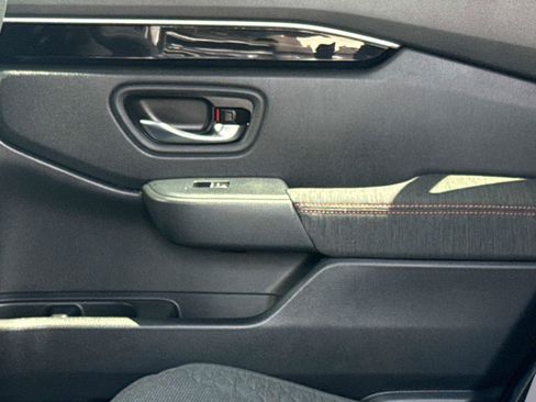 Certified 2025 Honda Pilot Sport image 15