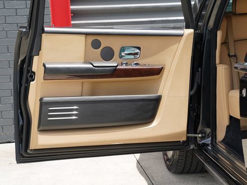 Used 2020 Rolls-Royce Phantom Extended Wheelbase RWD image 20
