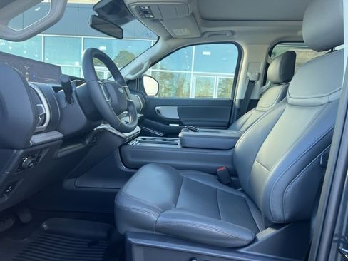 New 2025 Ford Expedition Max Active image 4