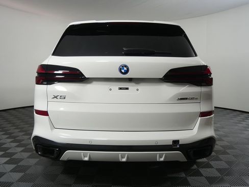Certified 2026 BMW X5 xDrive50e w/ M Sport Package image 4