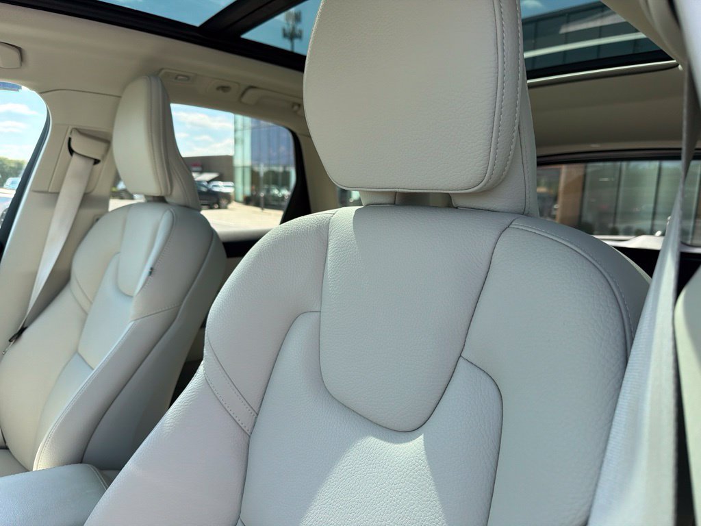 Certified 2024 Volvo XC60 B5 Plus w/ Protection Package Premier AWD/4WD image 4