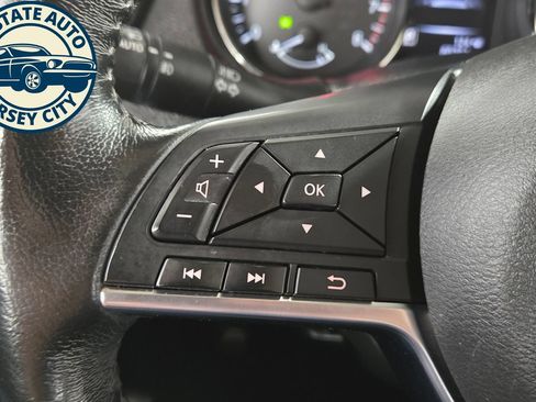 Used 2018 Nissan Rogue Sport SL AWD/4WD image 12