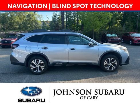 Used 2021 Subaru Outback Limited AWD/4WD image 3