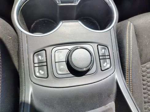 Used 2020 GMC Terrain SLE w/ Driver Convenience Package FWD image 16