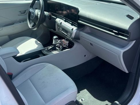 Used 2025 Hyundai Kona SEL image 17