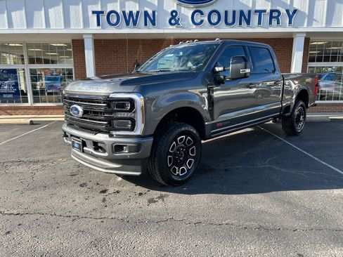 New 2026 Ford F350 Platinum w/ FX4 Off-Road Package image 2