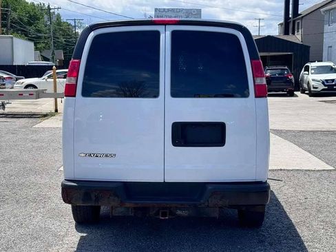 Used 2016 Chevrolet Express 2500 RWD image 5