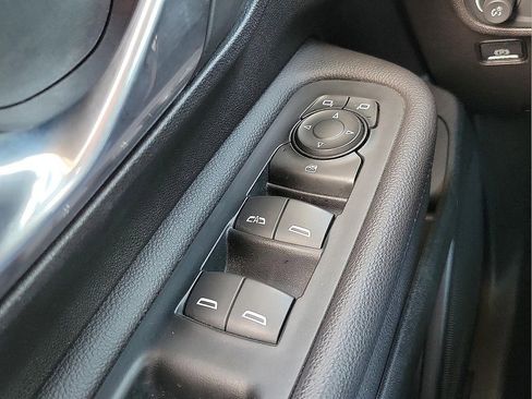 Used 2022 GMC Terrain SLE image 13