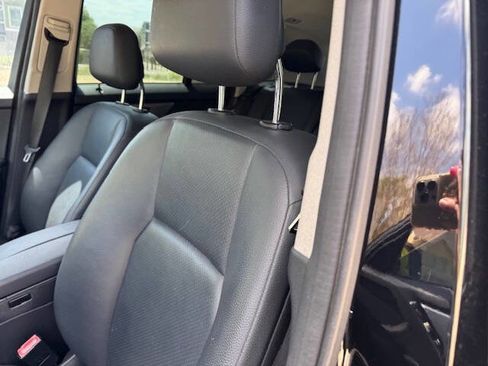 Used 2011 Mercedes-Benz GLK 350 2WD image 31