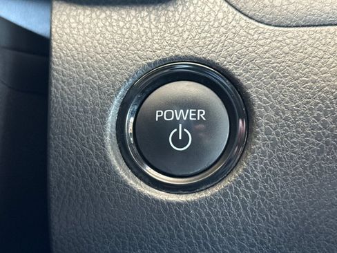 Used 2025 Toyota Camry SE FWD image 32