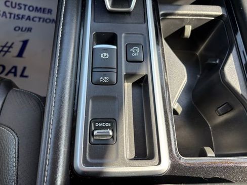 Used 2023 Nissan Pathfinder SL FWD image 22