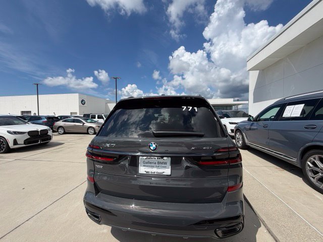 Used 2026 BMW X7 xDrive40i w/ M Sport Package AWD/4WD image 6
