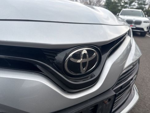 Used 2018 Toyota Camry LE image 8