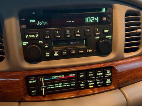 Used 2002 Buick Le Sabre Custom w/ Luxury Pkg FWD image 16