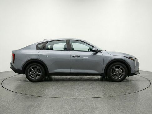 Used 2025 Kia K4 FWD image 5