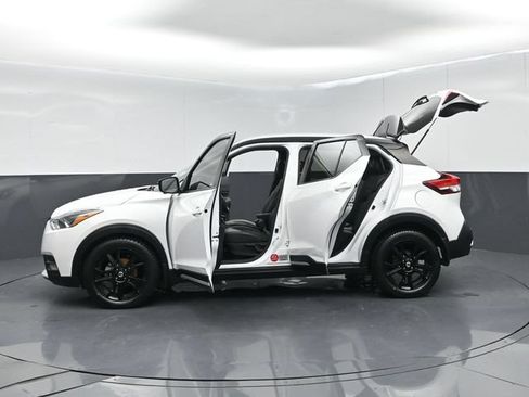 Used 2020 Nissan Kicks SR w/ SR Premium Package FWD image 62