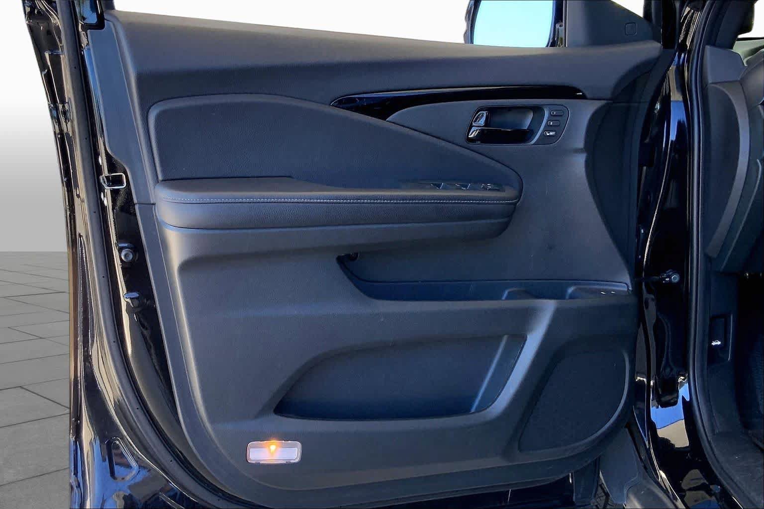 Used 2023 Honda Passport Elite image 22