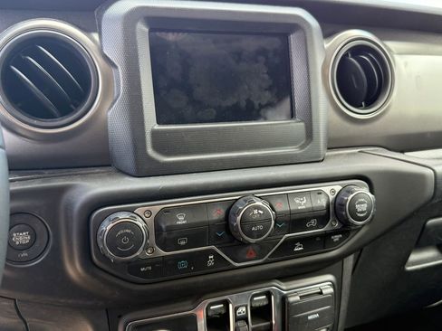 Used 2023 Jeep Wrangler Unlimited AWD/4WD image 16