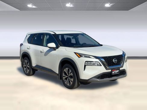 Used 2023 Nissan Rogue SV image 7