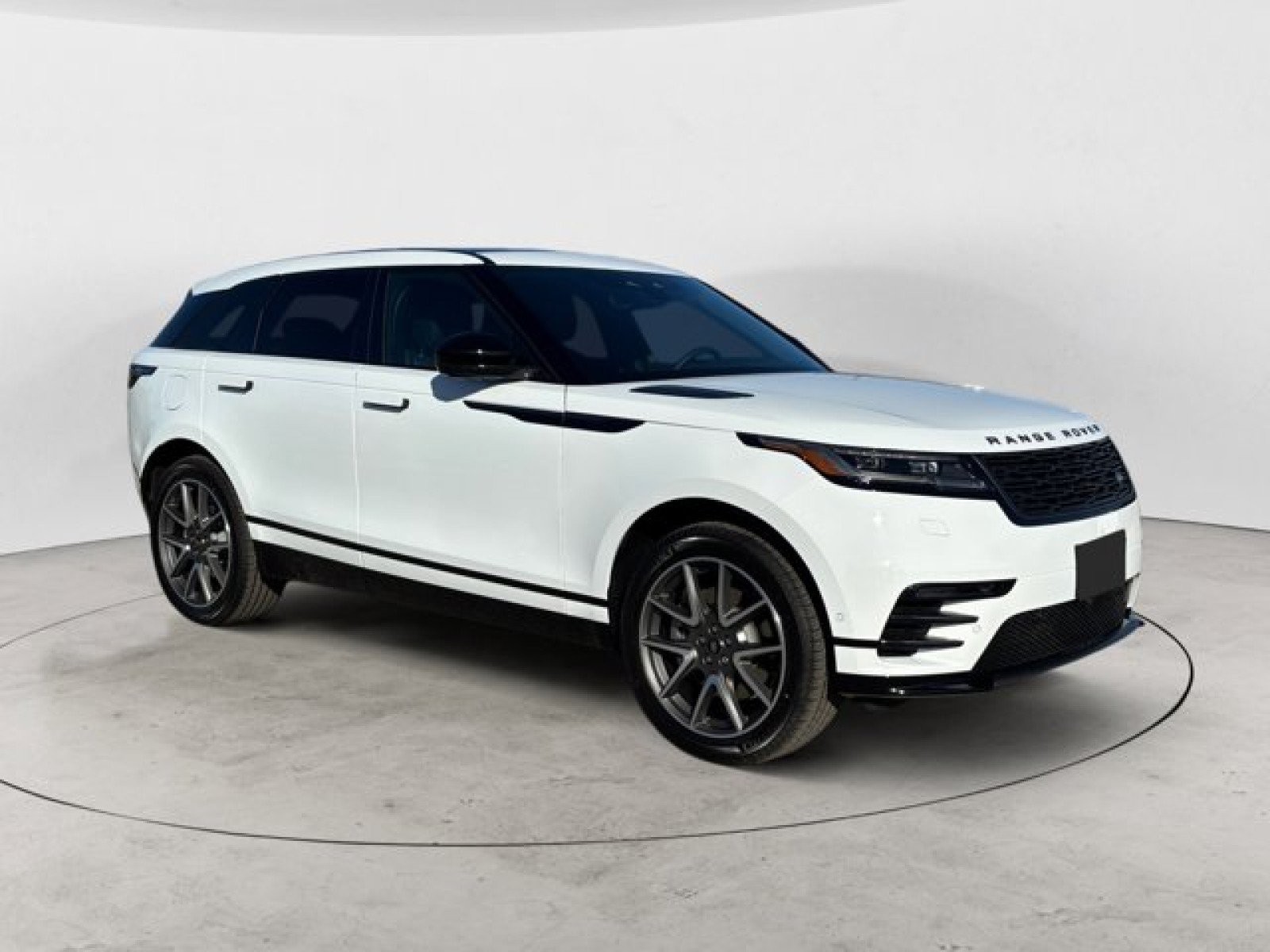 New 2026 Land Rover Range Rover Velar Dynamic SE AWD/4WD image 2