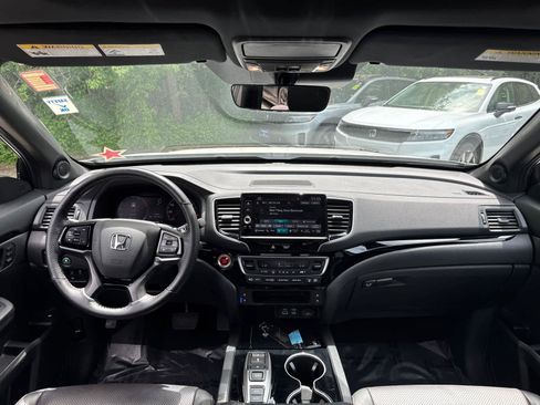 Used 2025 Honda Ridgeline Black Edition image 31