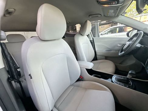 Used 2024 Hyundai Kona SEL FWD image 27