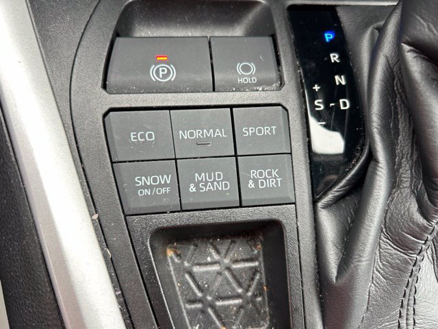 Used 2020 Toyota RAV4 XLE Premium AWD/4WD image 20