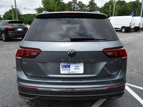 Used 2023 Volkswagen Tiguan SE w/ Panoramic Sunroof Package FWD image 7
