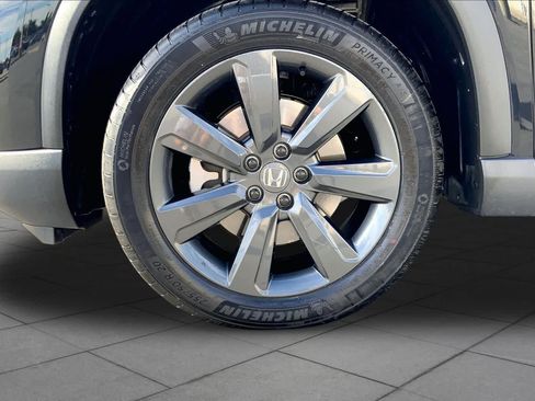 Used 2025 Honda Pilot Sport image 10