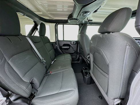 Used 2020 Jeep Wrangler Unlimited Sport S image 18