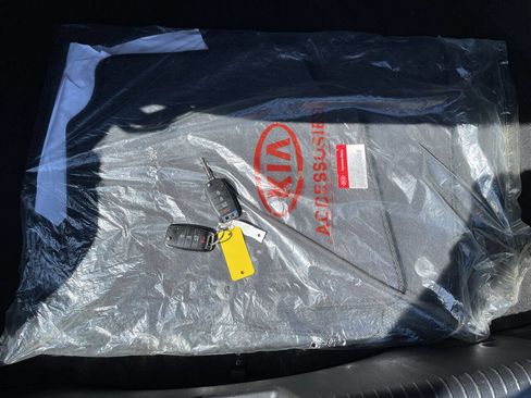 Used 2018 Kia Forte LX w/ LX Popular Package image 21