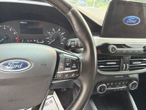 Used 2022 Ford Escape SE w/ Convenience Package FWD image 17