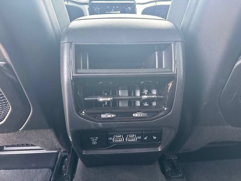 Used 2023 Jeep Grand Cherokee Limited w/ Luxury Tech Group II RWD image 17