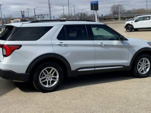 Certified 2025 Ford Explorer Active image 2