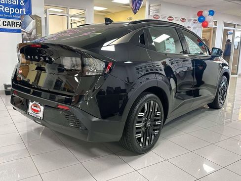 New 2026 Nissan Leaf Platinum+ w/ Floor Mat Package (Platinum+) image 5