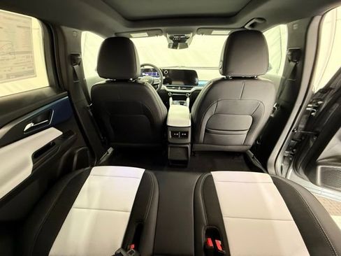 New 2026 Chevrolet Equinox EV LT image 28