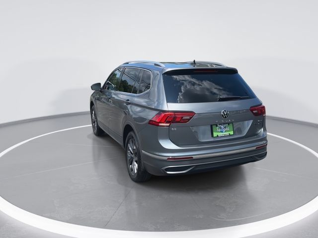 Used 2023 Volkswagen Tiguan SE w/ Panoramic Sunroof Package AWD/4WD image 8